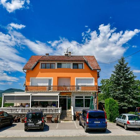 Accommodation "Old Town Dreznik" Rakovica Eksteriør billede