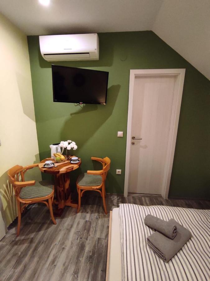 Accommodation "Old Town Dreznik" Rakovica Eksteriør billede