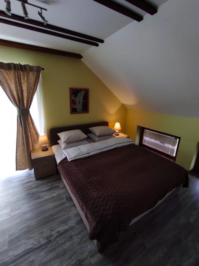 Accommodation "Old Town Dreznik" Rakovica Eksteriør billede