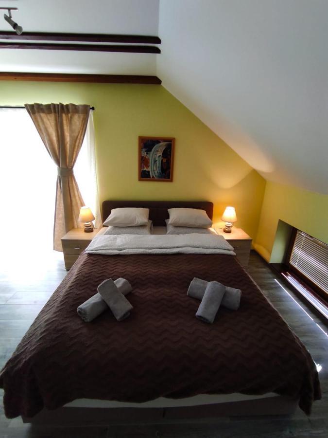 Accommodation "Old Town Dreznik" Rakovica Eksteriør billede