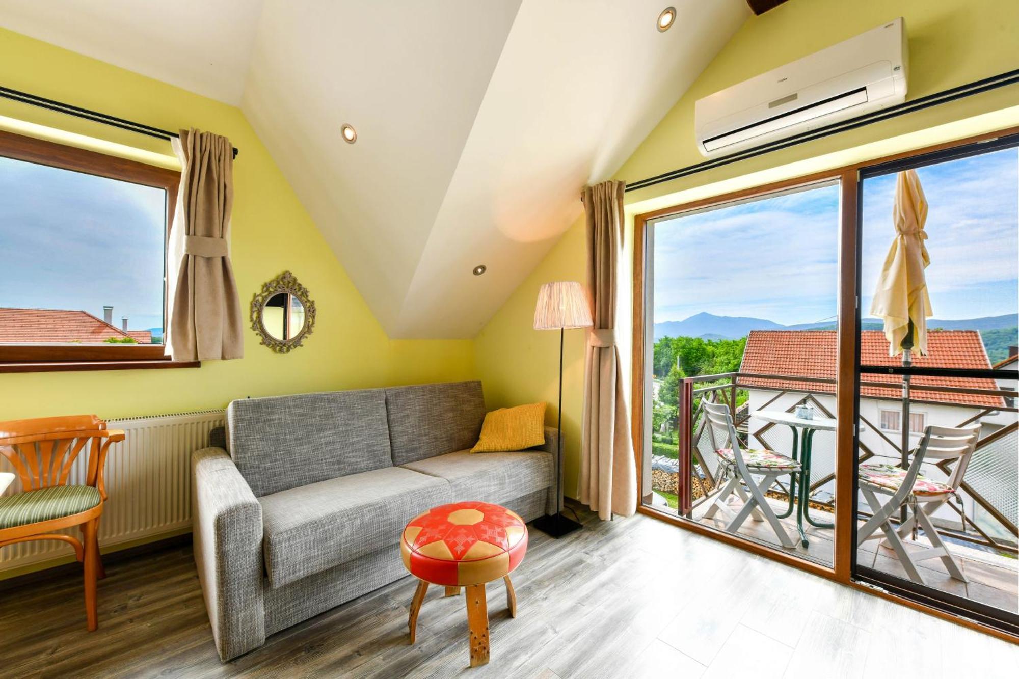 Accommodation "Old Town Dreznik" Rakovica Eksteriør billede